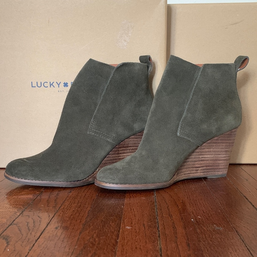 Lucky Brand Women's dark moss Suede Ankle Booties. NEW!
